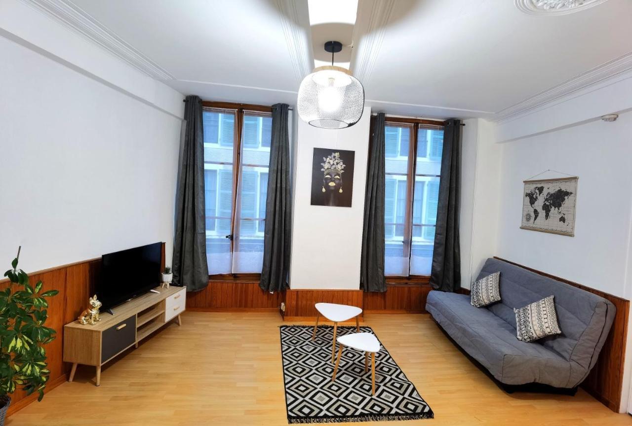 Charmant T2 Meuble Quartier Chateau De Pau Bagian luar foto
